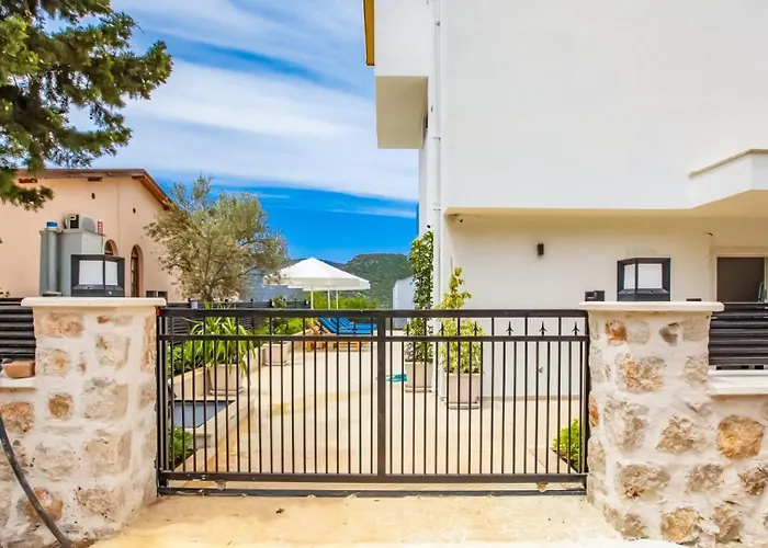 Villa 3 Bedroom - 6807