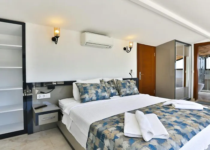 3 Bedroom - 6807 *
