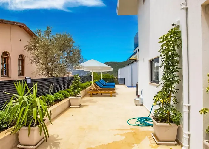 3 Bedroom - 6807 *