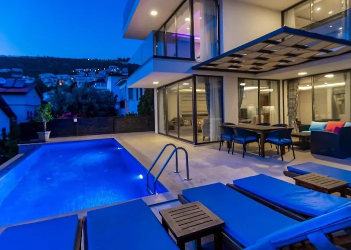3 Bedroom - 6807 *