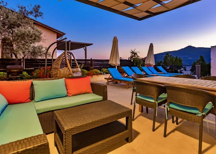 3 Bedroom - 6807 Villa