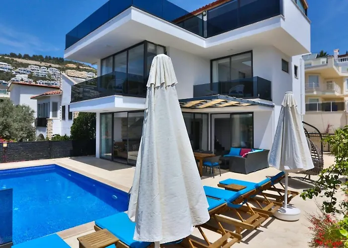 3 Bedroom - 6807 Villa