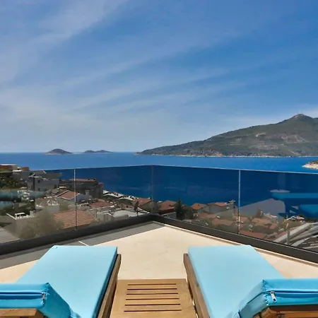 3 Bedroom Luxury Just Above Kalamar Club