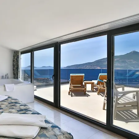 3 Bedroom Luxury Just Above Kalamar Club Villa