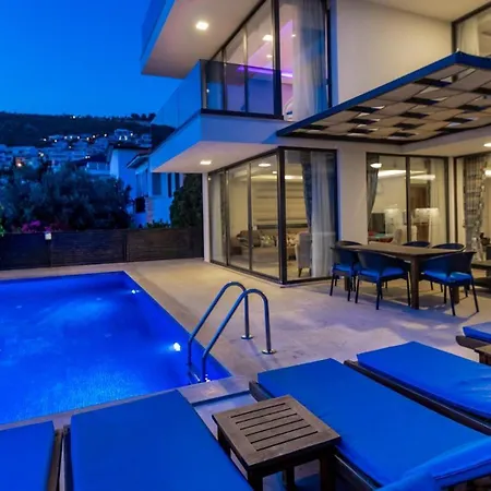 3 Bedroom - 6807 *