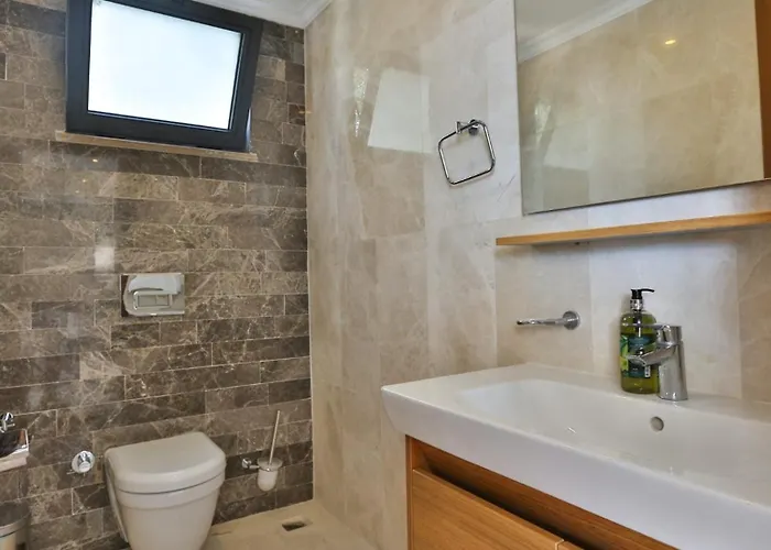 3 Bedroom Luxury Just Above Kalamar Club Villa *